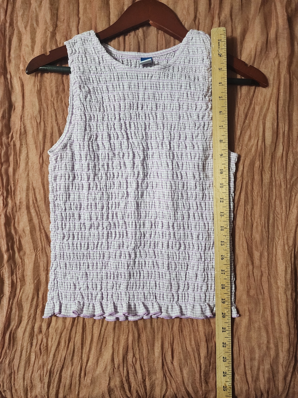Old Navy NWOT Lavender Smocked Sleeveless Tank - Picture 5 of 6
